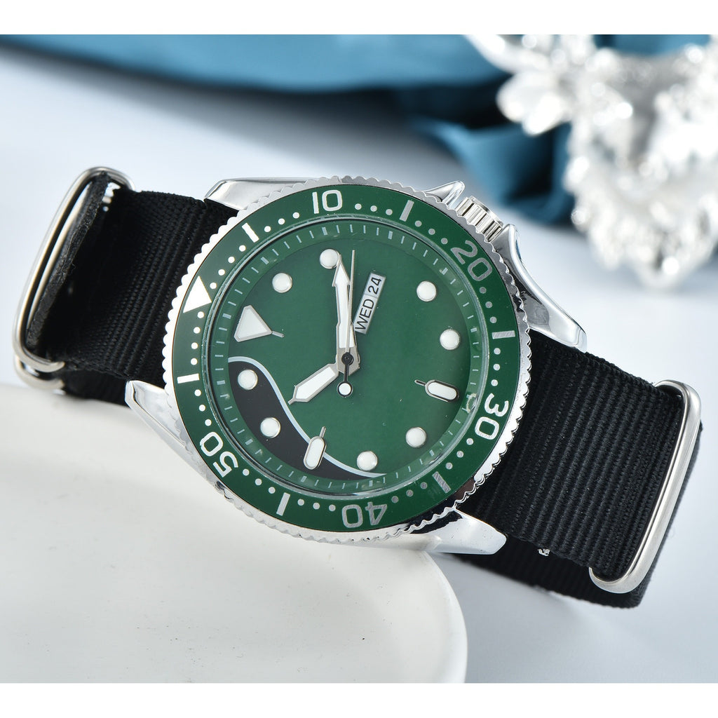 Men's and Women's Fashion Silicone Strap Double Calendar Quartz Watch